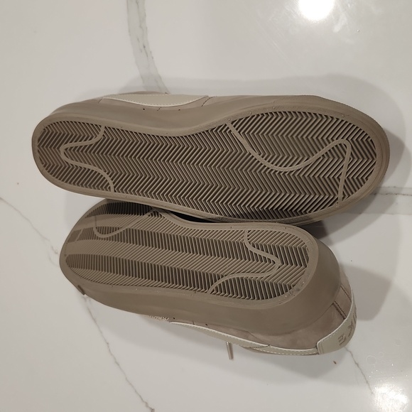 Nike SB Low Forty Percent Against Rights Sneakers - Picture 5 of 6